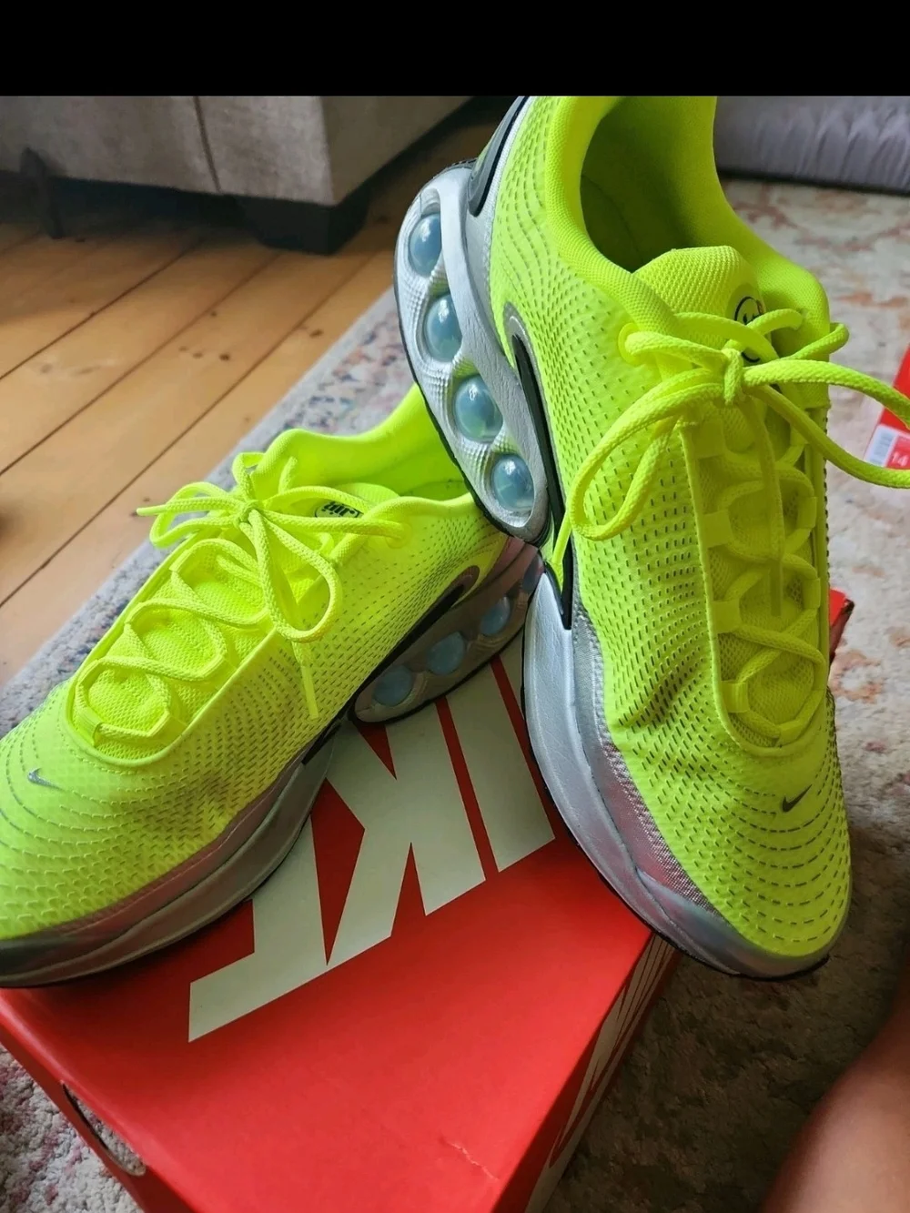 Nike lightweight neon
